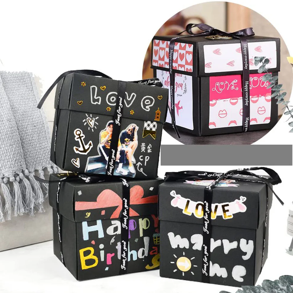 Cutie foto explozivă pătrată